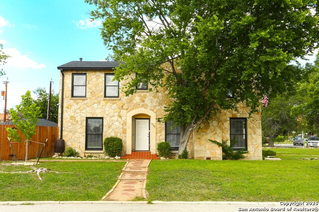 Image 4 of 46 For 1002 Kampmann Blvd.