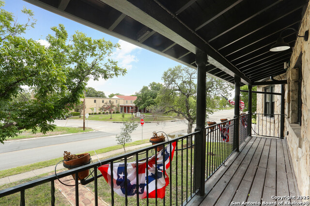 Image 8 of 46 For 1002 Kampmann Blvd.