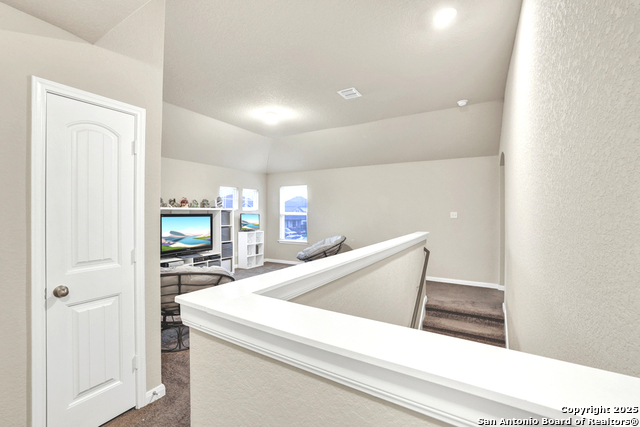 Image 12 of 26 For 8939 Portobello