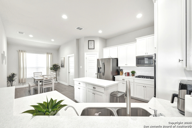 Image 11 of 34 For 955 Vista Serena