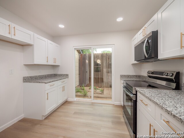 Image 11 of 32 For 9511 Deerbrook