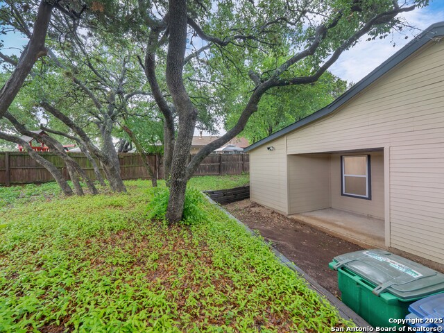 Image 26 of 32 For 9511 Deerbrook