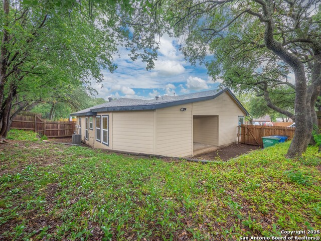 Image 28 of 32 For 9511 Deerbrook