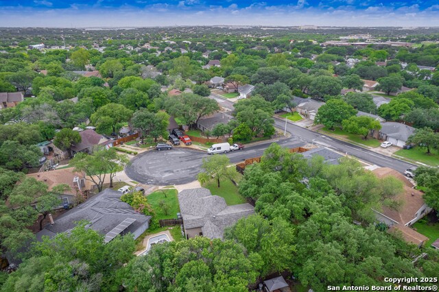 Image 31 of 32 For 9511 Deerbrook