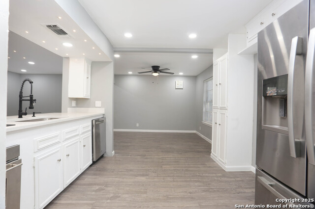 Image 8 of 24 For 10406 Greenbay