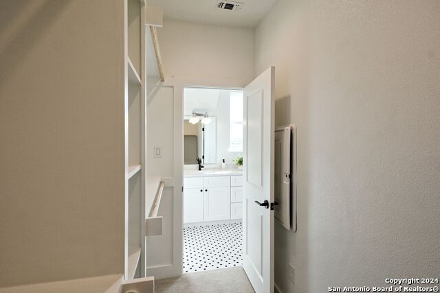 Listing photo id 16 for 409 Constance Dr