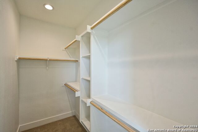 Listing photo id 23 for 409 Constance Dr