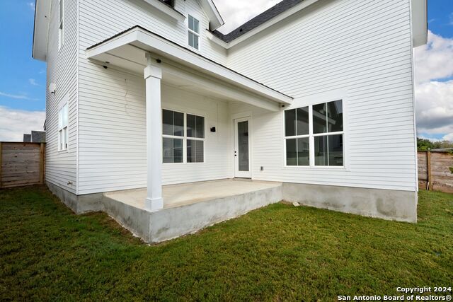 Listing photo id 25 for 409 Constance Dr