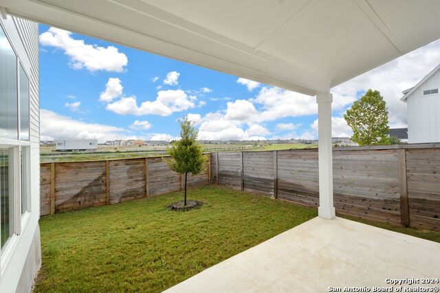 Listing photo id 27 for 409 Constance Dr