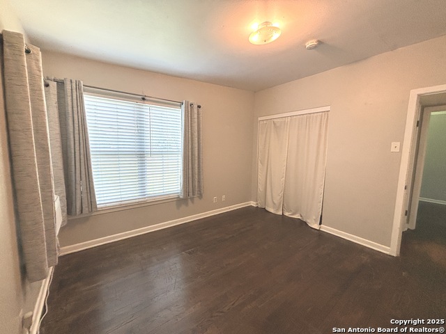Image 15 of 19 For 318 Sprucewood Ln