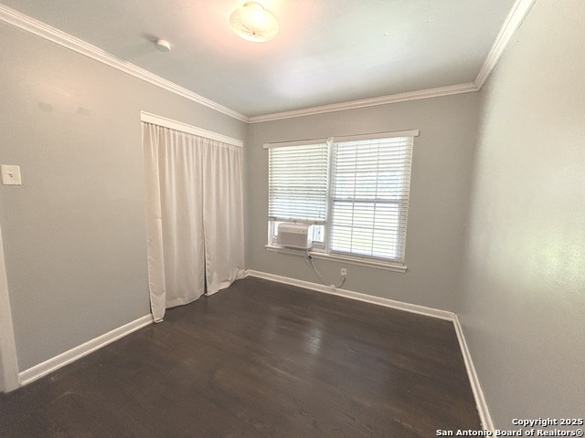 Image 17 of 19 For 318 Sprucewood Ln