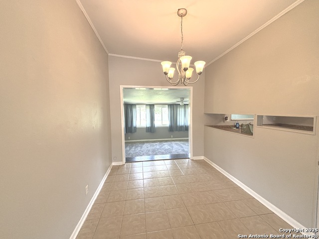 Image 5 of 19 For 318 Sprucewood Ln
