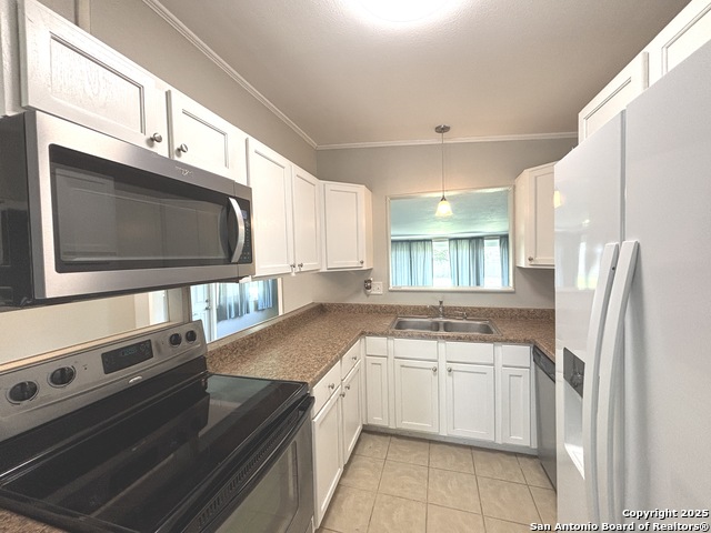 Image 6 of 19 For 318 Sprucewood Ln
