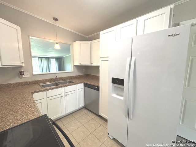 Image 7 of 19 For 318 Sprucewood Ln