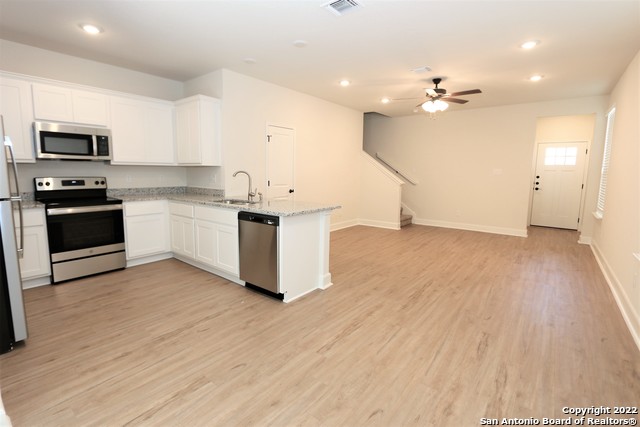 Image 2 of 18 For 10310 Lynwood Village  101