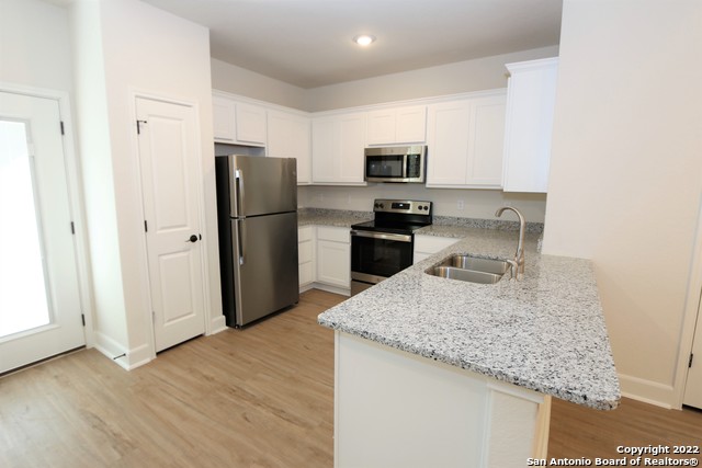 Image 4 of 18 For 10310 Lynwood Village  101