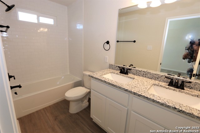 Image 9 of 18 For 10310 Lynwood Village  101