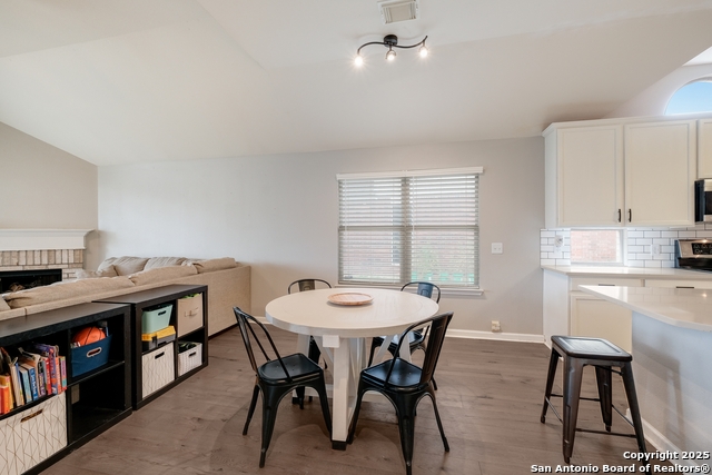 Image 11 of 31 For 4733 Green Bluff Dr