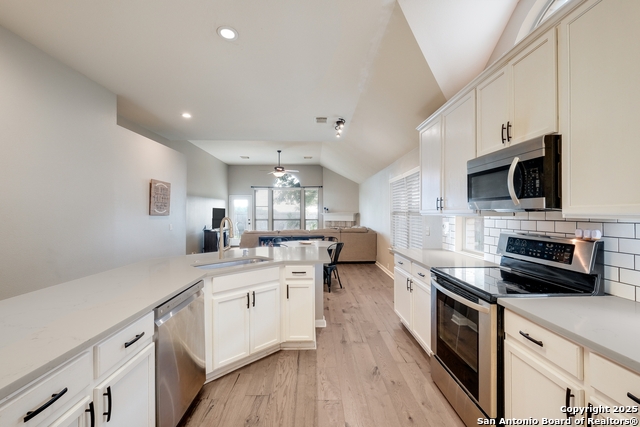 Image 13 of 31 For 4733 Green Bluff Dr