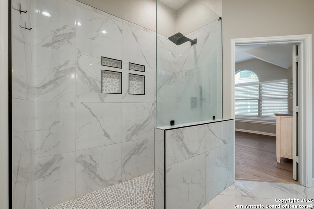Image 24 of 31 For 4733 Green Bluff Dr