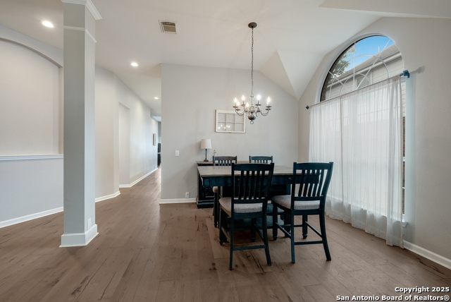 Image 7 of 31 For 4733 Green Bluff Dr