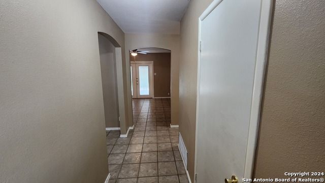 Image 8 of 25 For 1826 Laven Dr