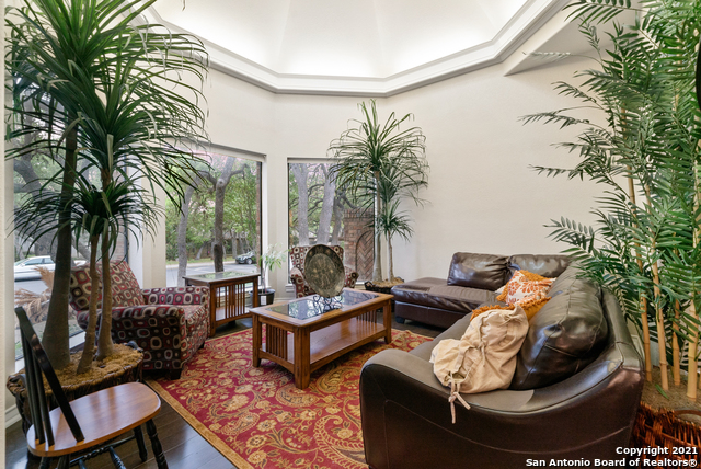 Image 17 of 32 For 8 Rogers Wood