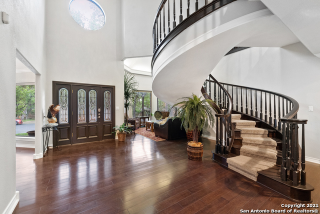 Image 4 of 32 For 8 Rogers Wood