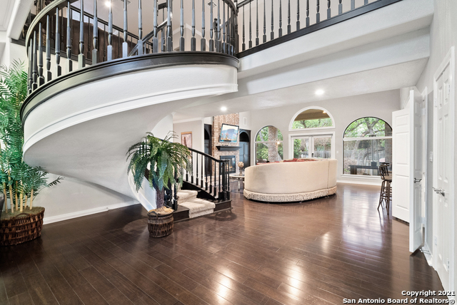 Image 5 of 32 For 8 Rogers Wood