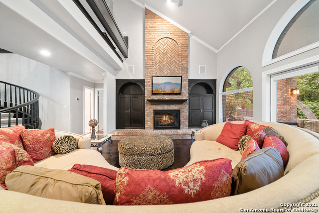 Image 7 of 32 For 8 Rogers Wood