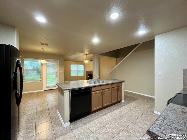 Listing photo id 12 for 7538 Elegante Way