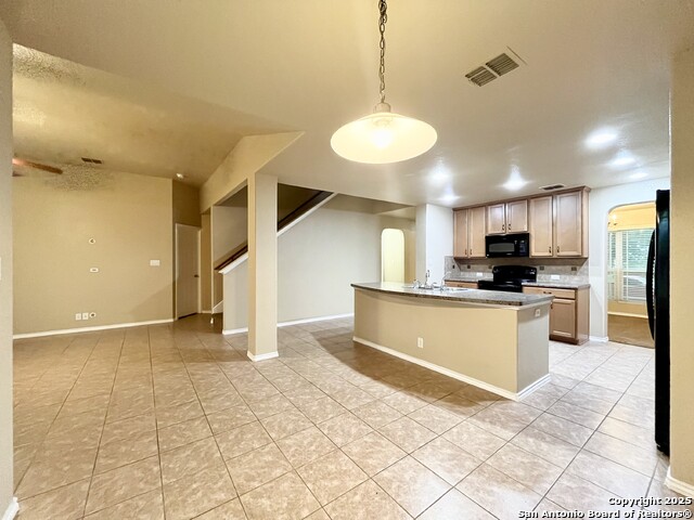 Listing photo id 14 for 7538 Elegante Way