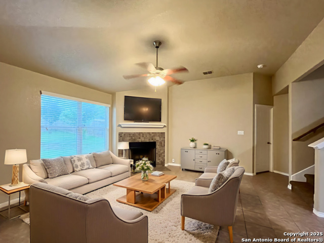 Listing photo id 1 for 7538 Elegante Way