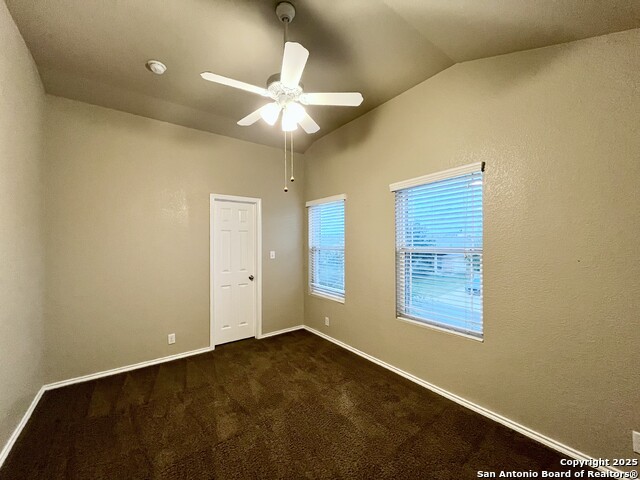 Listing photo id 30 for 7538 Elegante Way