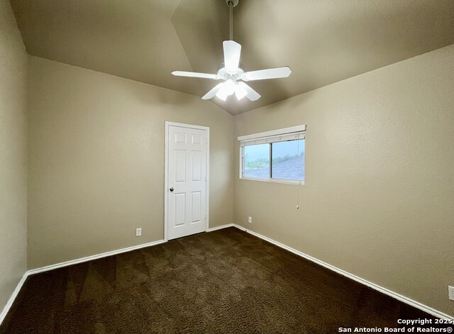 Listing photo id 32 for 7538 Elegante Way