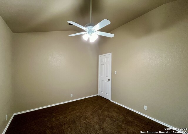 Listing photo id 33 for 7538 Elegante Way