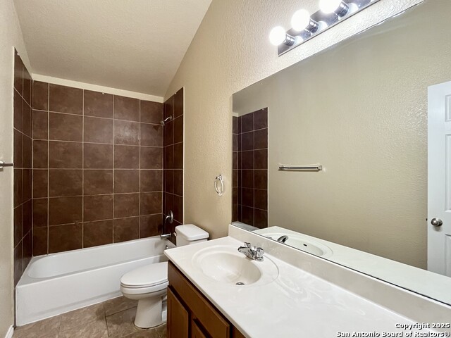 Listing photo id 36 for 7538 Elegante Way