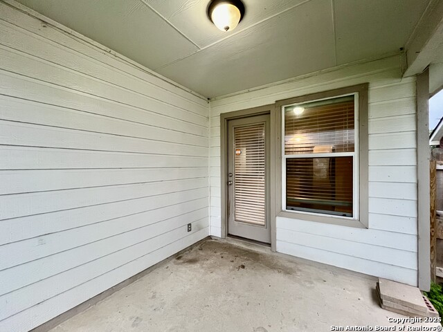 Listing photo id 39 for 7538 Elegante Way
