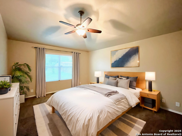 Listing photo id 3 for 7538 Elegante Way