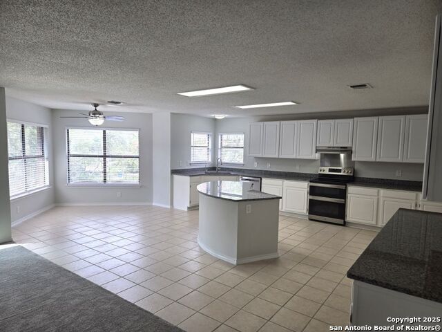 Image 13 of 50 For 23622 Northwood