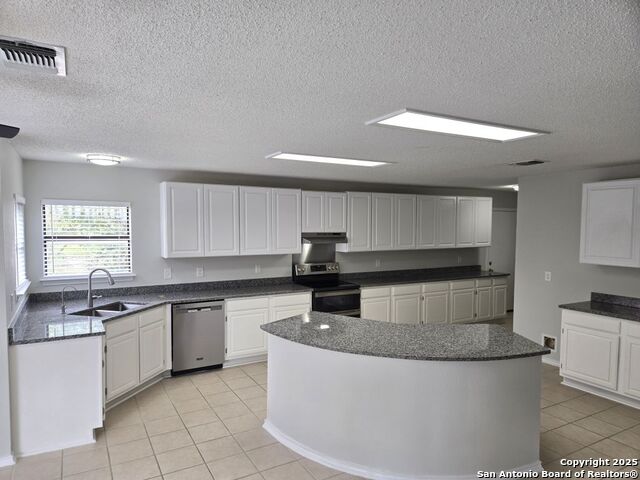 Image 14 of 50 For 23622 Northwood