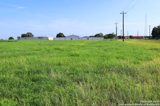 Listing photo id 5 for 1456 East Cemetery Road E