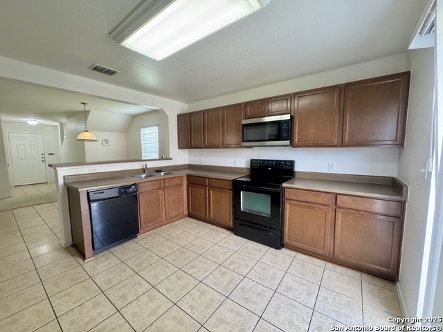 Listing photo id 9 for 130 Palazzo Torre