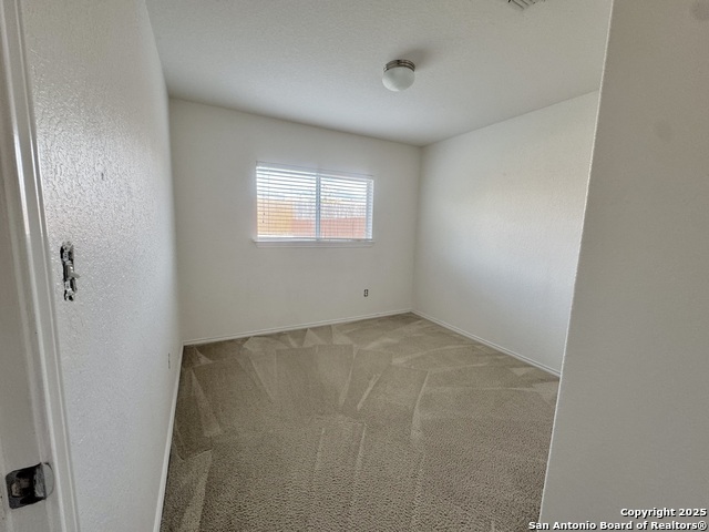 Listing photo id 17 for 130 Palazzo Torre
