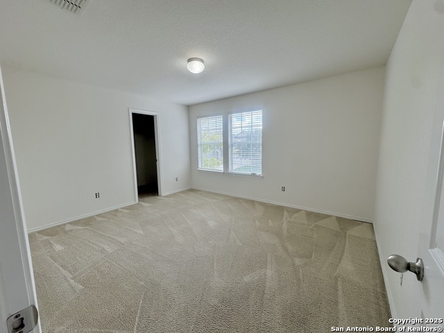 Listing photo id 18 for 130 Palazzo Torre
