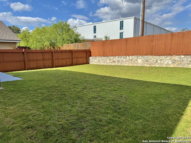 Listing photo id 24 for 130 Palazzo Torre