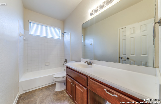Image 21 of 24 For 24107 Canyon Row