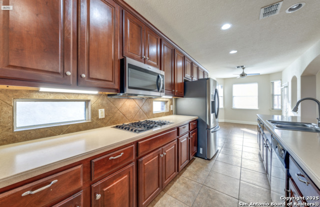 Image 9 of 24 For 24107 Canyon Row
