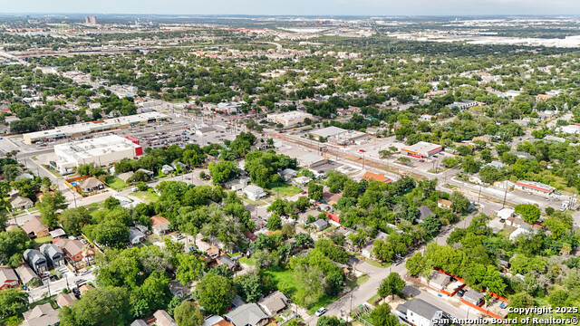 Image 10 of 18 For 1131 Center  