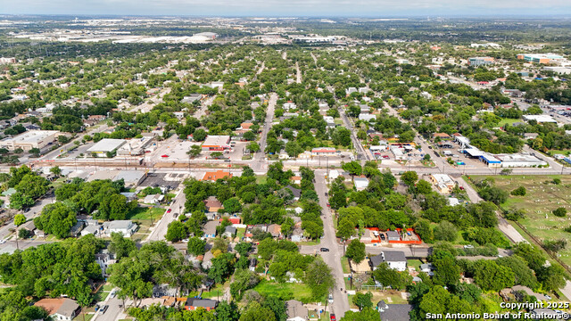 Image 11 of 18 For 1131 Center  